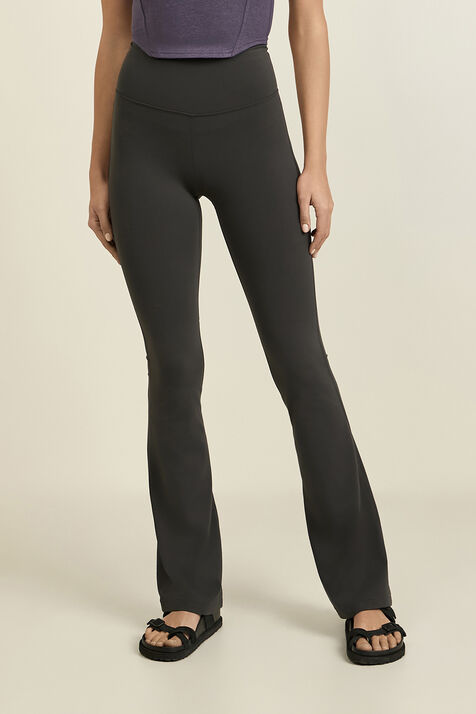 Groove Super-High-Rise Flared Pant