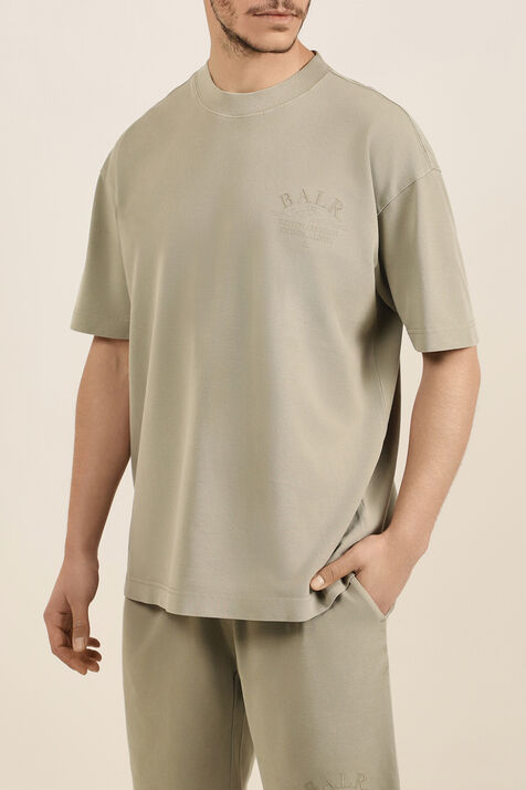 חליפת מכנסיים קצרים וחולצת טי BALR