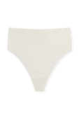 תמונת תקריב של Nulu Dipped-Waist Thong Underwear 3P