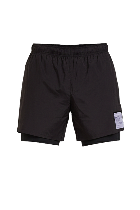 מכנסי ריצה קצרים בשילוב טייץ טק-סילק SATISFY