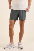 תמונת דוגמן קידמית של Pace Breaker Short Lined 5