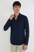 תמונת דוגמן קידמית של New Venture Slim- Fit LS Shirt