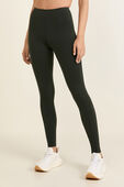 תמונת דוגמן קידמית של Smoothcover&trade; Back-Cutout HR Tight 28