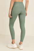 תמונת דוגמן אחורית של Align™ High-Rise Ribbed Pant 25''