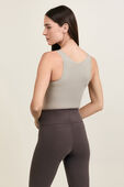 תמונת דוגמן אחורית של Nulu Square-Neck Sleeveless Bodysuit