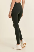 תמונת דוגמן אחורית של Smoothcover&trade; Back-Cutout HR Tight 28