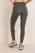 תמונת דוגמן אחורית של Align No Line™ High-Rise Pant 25
