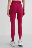 תמונת דוגמן אחורית של Align™ High-Rise Pant 25