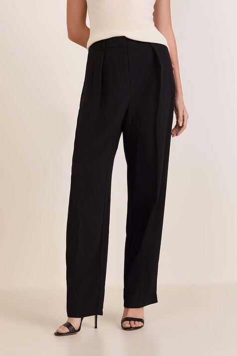 מכנסיים מחויטים