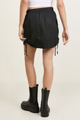 תמונת דוגמן אחורית של Nylon Cargo Mini Skirt
