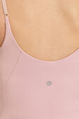 תמונת תקריב דוגמן של Align&trade; Cami Cropped Tank Top A/B Cup