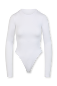 תמונה קידמית של בגד גוף עם שרוולים ארוכים בגוון לבן