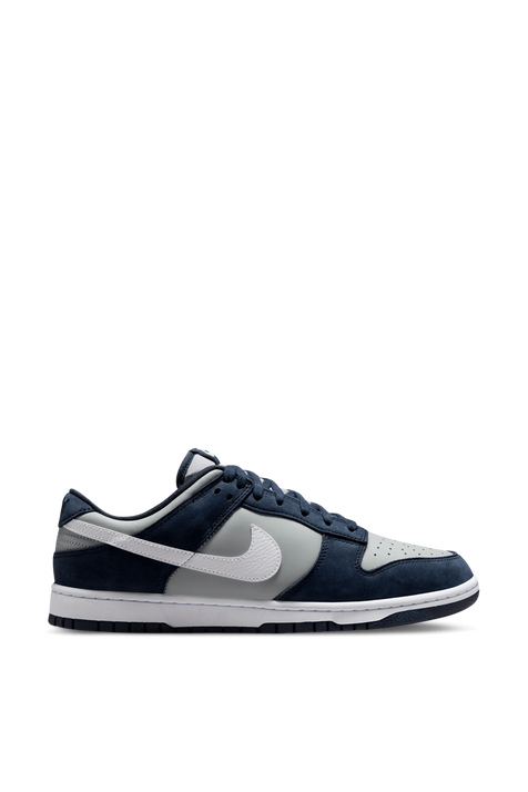 נעלי סניקרס NIKE