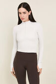 תמונת דוגמן קידמית של It`s Rulu Ribbed Cropped Half Zip