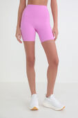 תמונת דוגמן קידמית של Align&trade; High-Rise Short 6