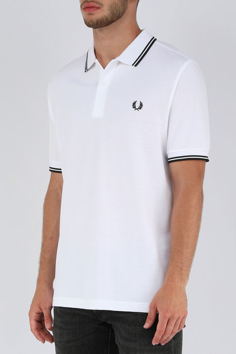 חולצת פולו לבנה עם לוגו רקום FRED PERRY