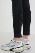 תמונת תקריב דוגמן של Cold Weather High-Rise Running Jogger