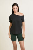תמונת דוגמן קידמית של Off-The-Shoulder Cotton T-Shirt
