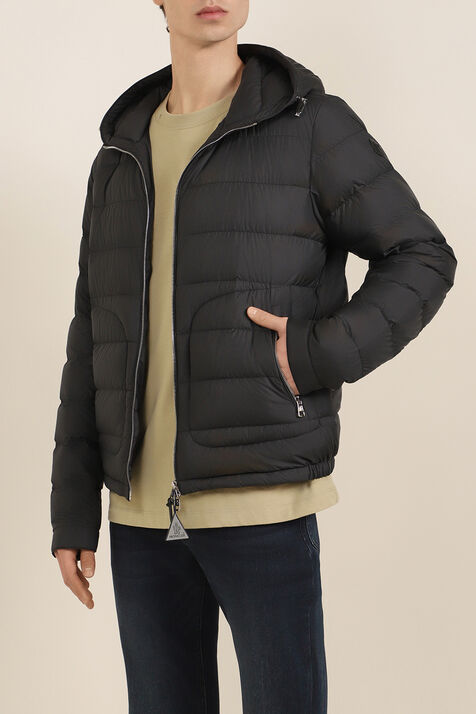 מעיל פוך קל משקל MONCLER