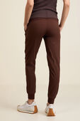 תמונת דוגמן אחורית של Dance Studio Mid-Rise Jogger