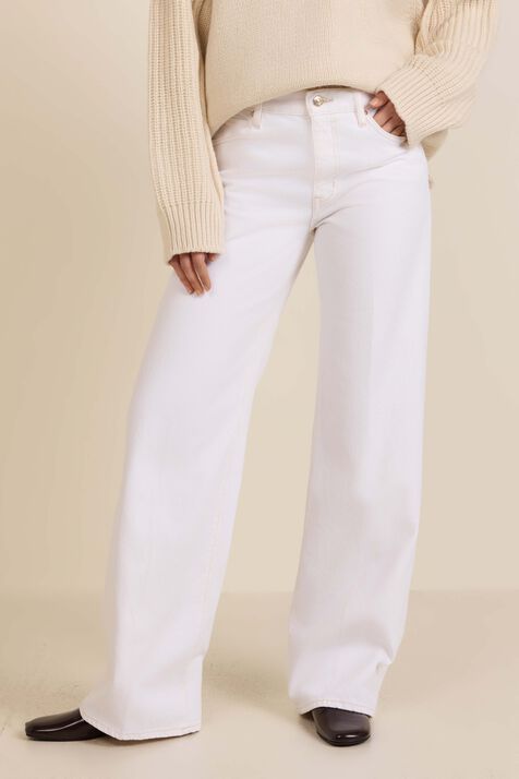 מכנסי ג'ינס בגזרה רחבה