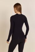 תמונת דוגמן אחורית של Wool-Blend Crewneck Base Layer