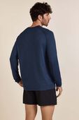 תמונת דוגמן אחורית של Metal Vent Tech Long-Sleeve Shirt