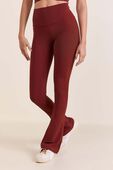 תמונת דוגמן קידמית של Align™ Mini-Flare Pant *Regular