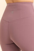 תמונת תקריב דוגמן של Align™ Mini-Flare Pant *Regular