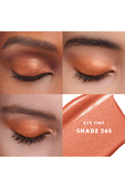 תמונת תקריב של צללית עיניים איי טינט למראה זוהר 26