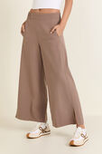 תמונת דוגמן קידמית של Stretch Woven High-Rise Wide-Leg Cropped Pant