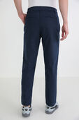 תמונת דוגמן אחורית של ABC Relaxed Fit Trousers 32 L
