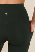 תמונת תקריב דוגמן של lululemon Align™ High-Rise Pant 25 Pockets