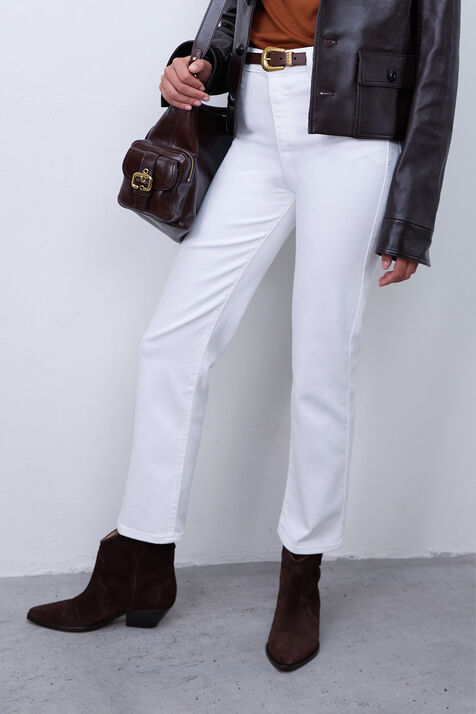 מכנסי ג'ינס ישרים