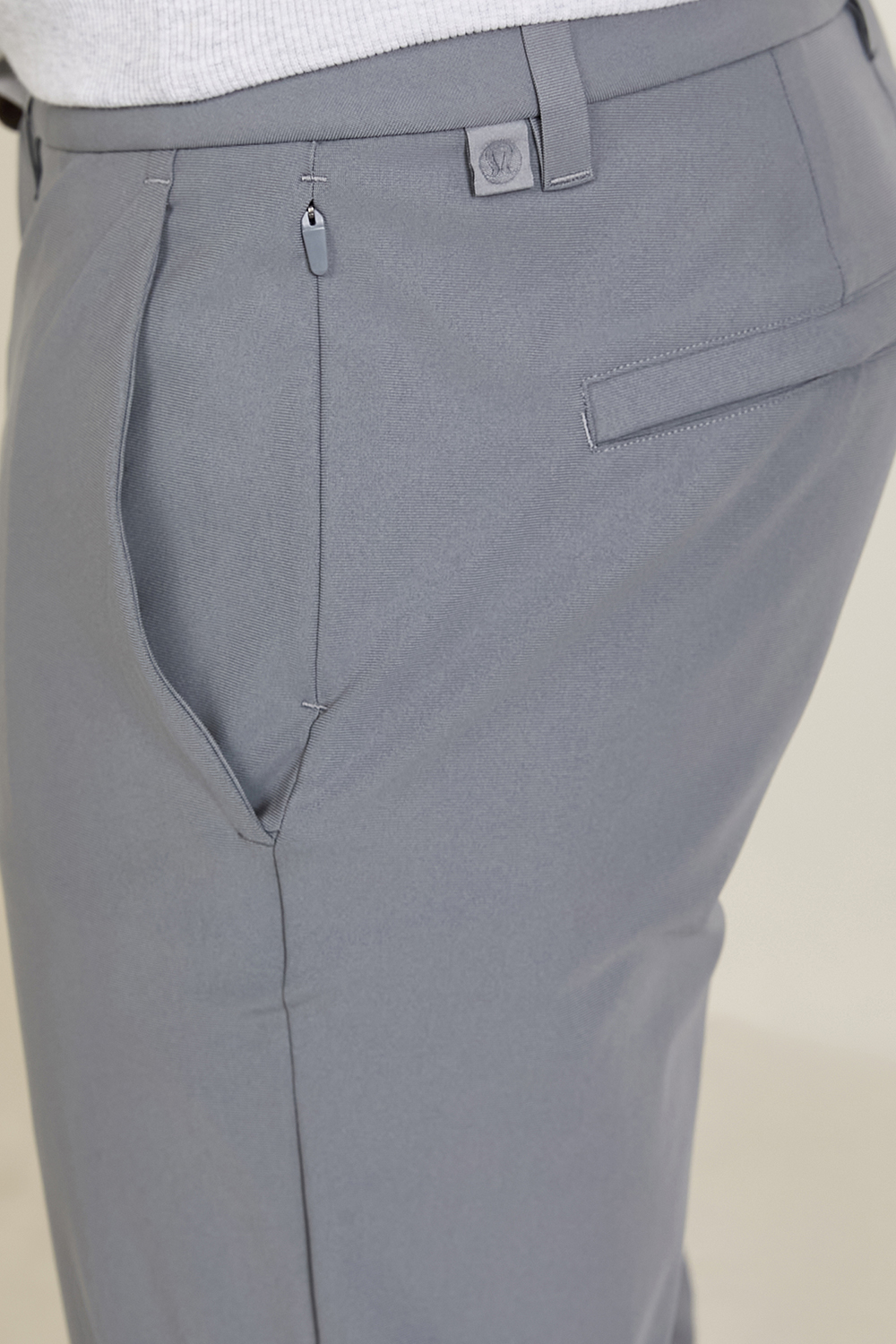 תמונת תקריב דוגמן של ABC Classic Fit Trouser 32'' Warpstreme