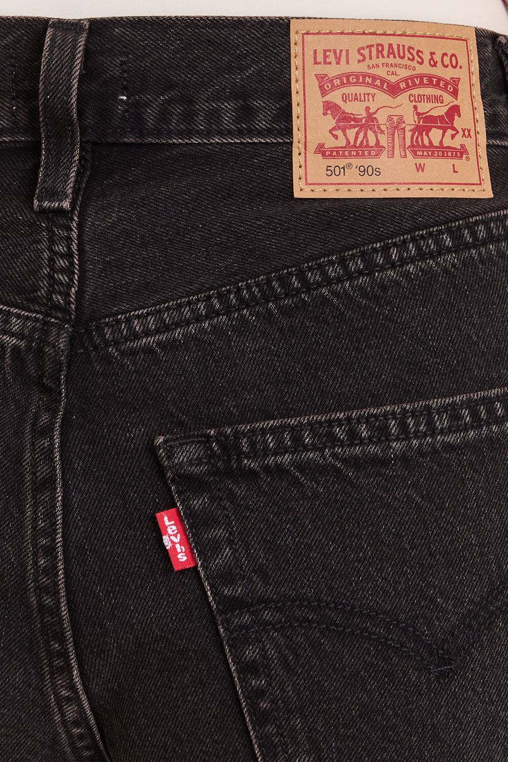 תמונת תקריב דוגמן של מכנסי ג'ינס 501 90S בגזרה ישרה