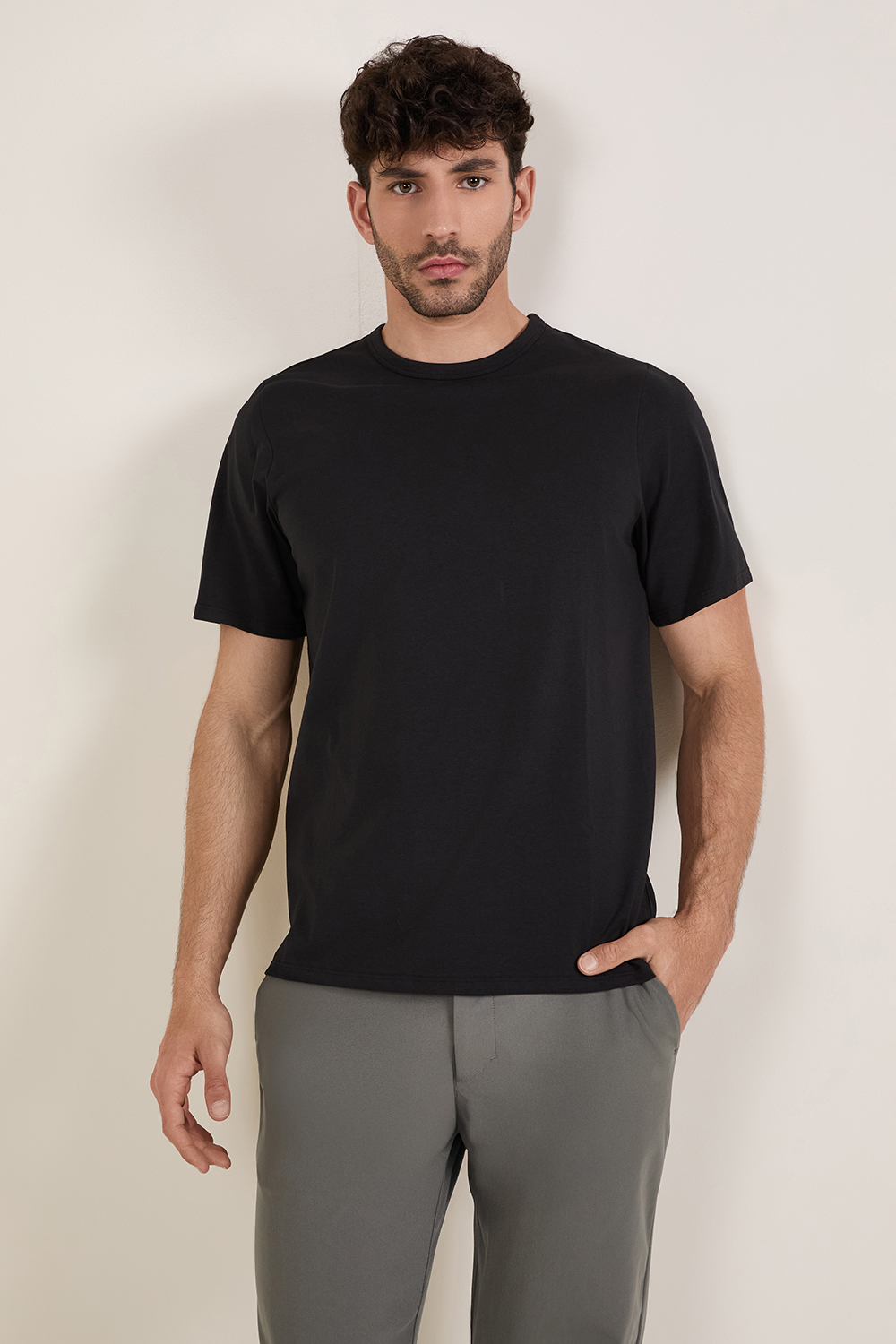 תמונת דוגמן קידמית של Organic Cotton Classic-Fit T-Shirt