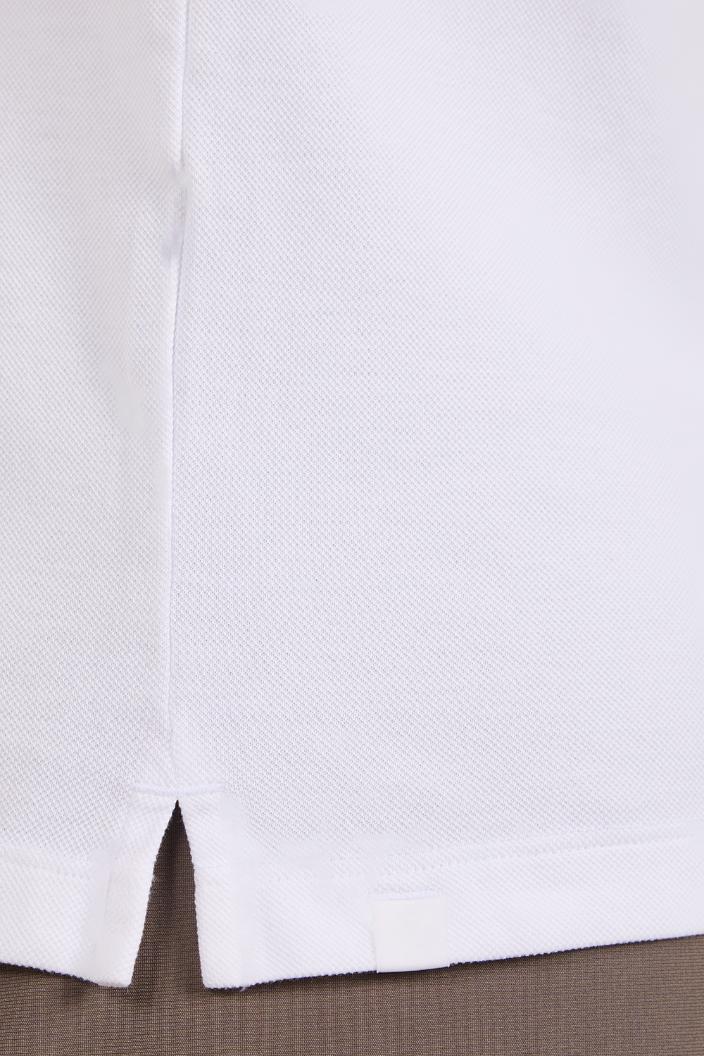 תמונת תקריב דוגמן של Cotton Pique Short-Sleeve Polo Shirt