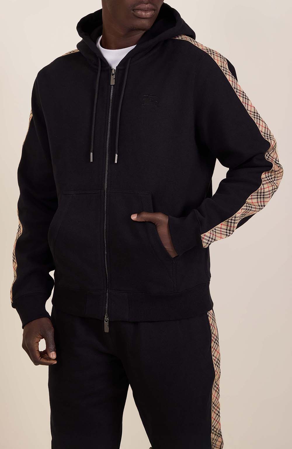 תמונת דוגמן קידמית של סווטשירט קפוצ'ון סלים פיט