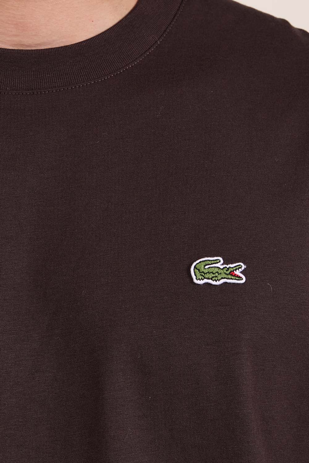 תמונת תקריב דוגמן של חולצת טי