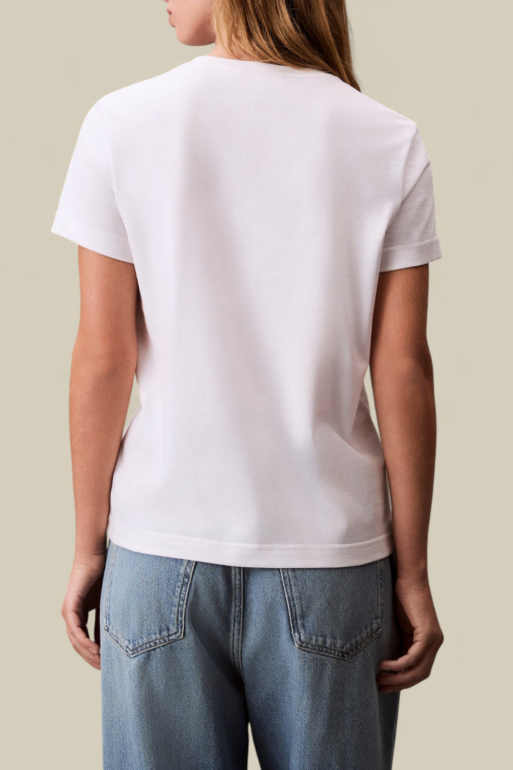 תמונת דוגמן אחורית של חולצת טי