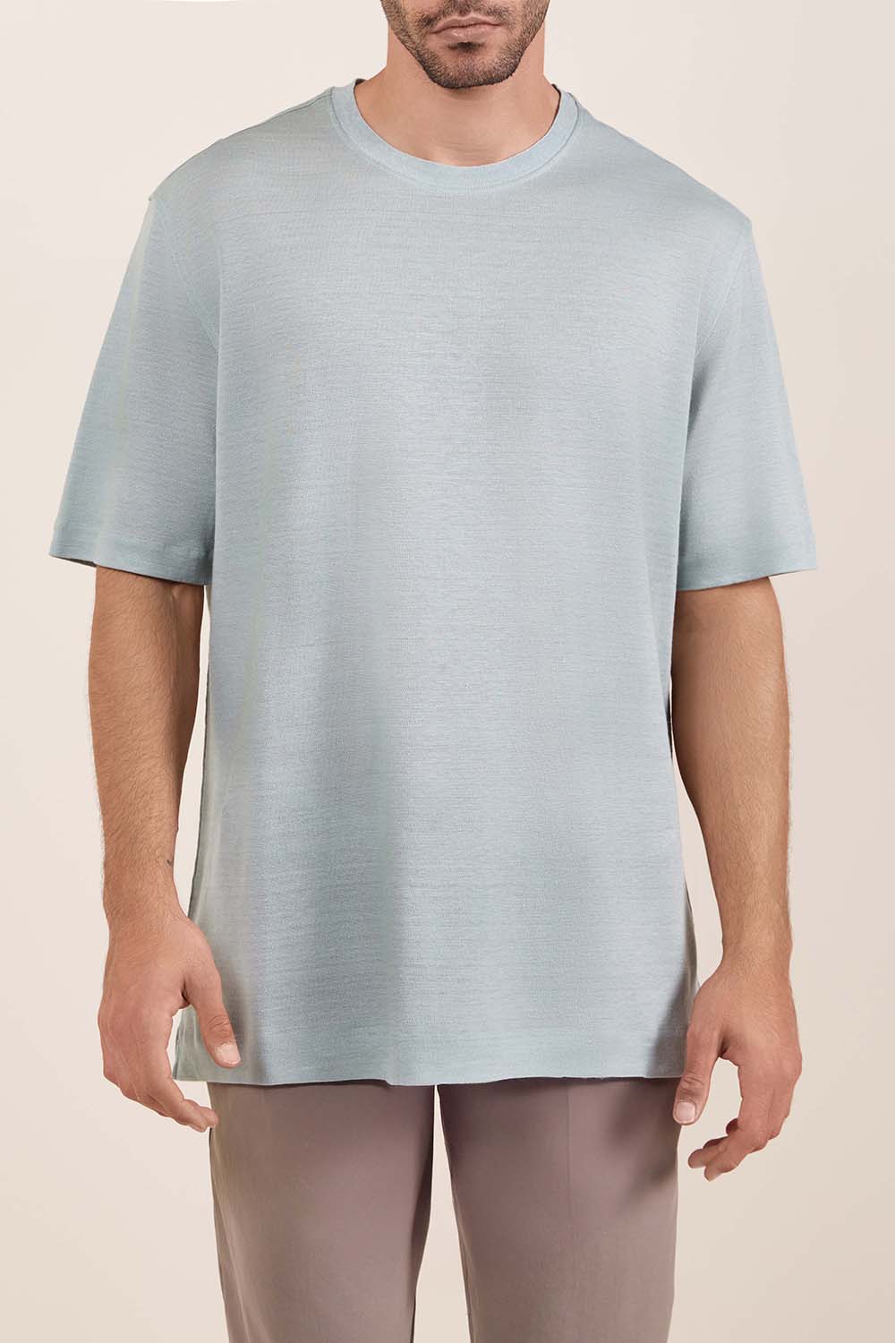 תמונת דוגמן קידמית של חולצת טי