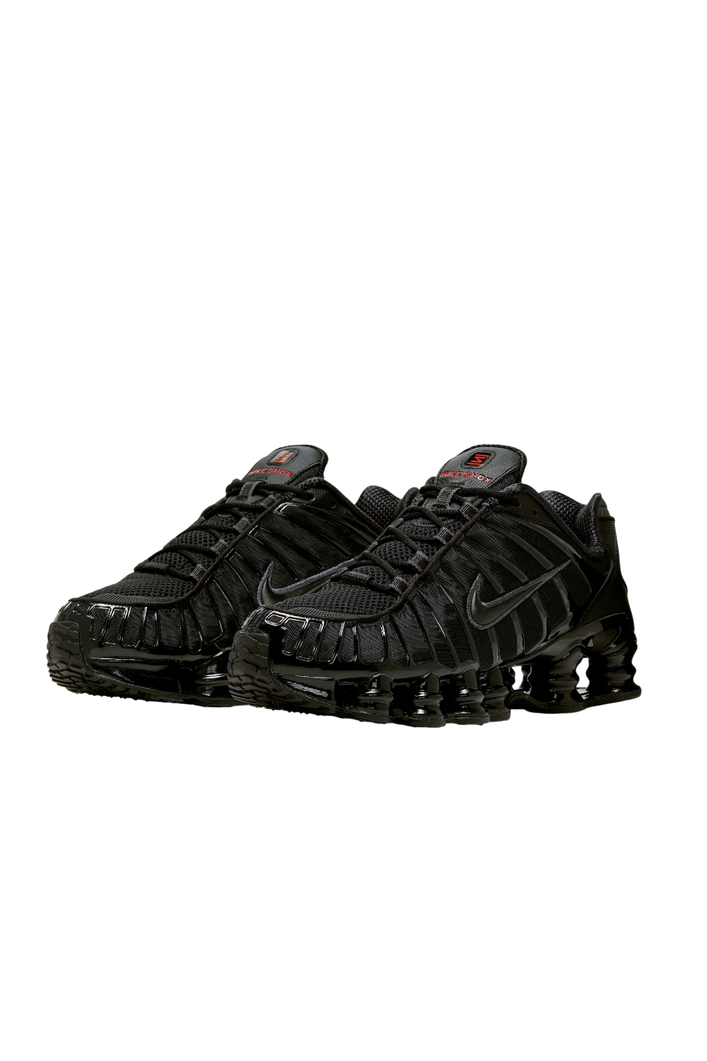 תמונת תקריב של נעלי סניקרס שוקס טי.אל