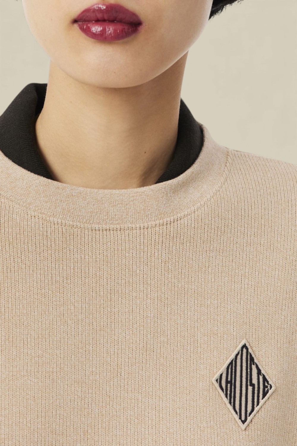 תמונת תקריב דוגמן של סווטשירט אוברסייז PRE LINE