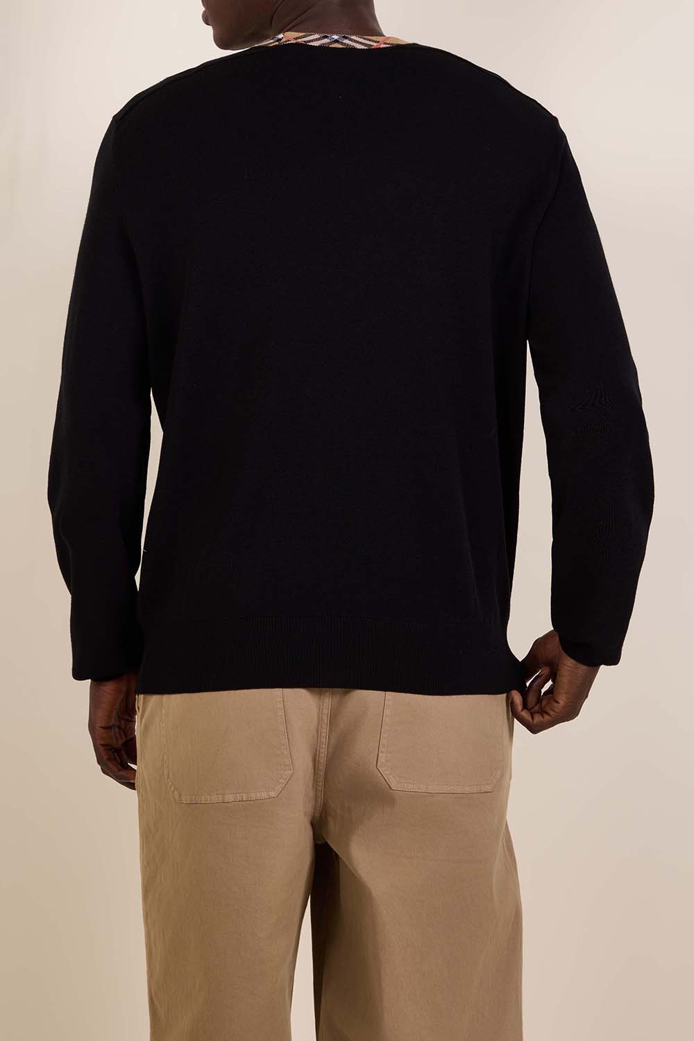 תמונת דוגמן אחורית של סריג צמר