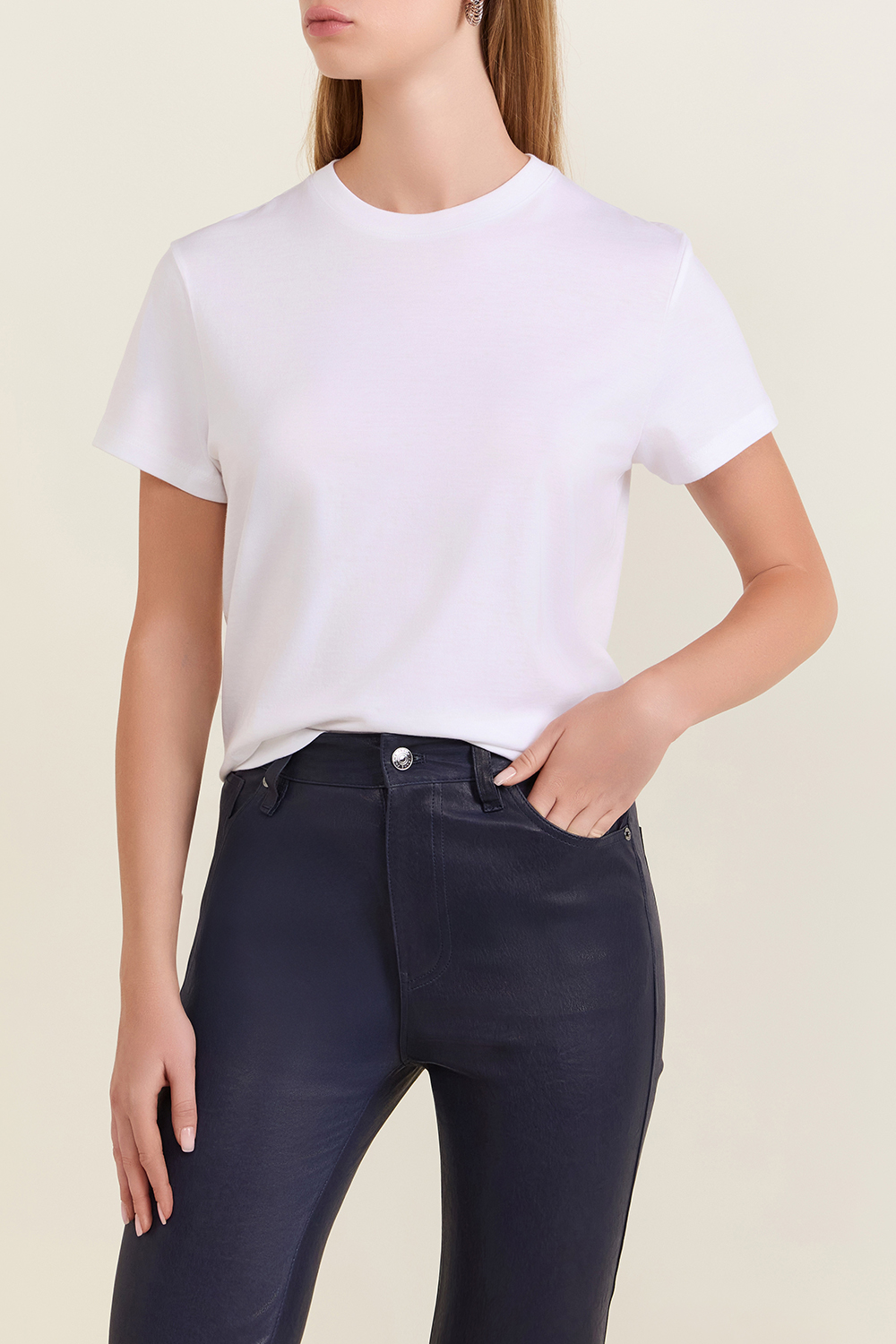 תמונת דוגמן קידמית של חולצת טי