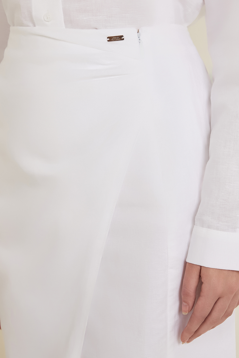 תמונת תקריב דוגמן של חצאית מעטפת