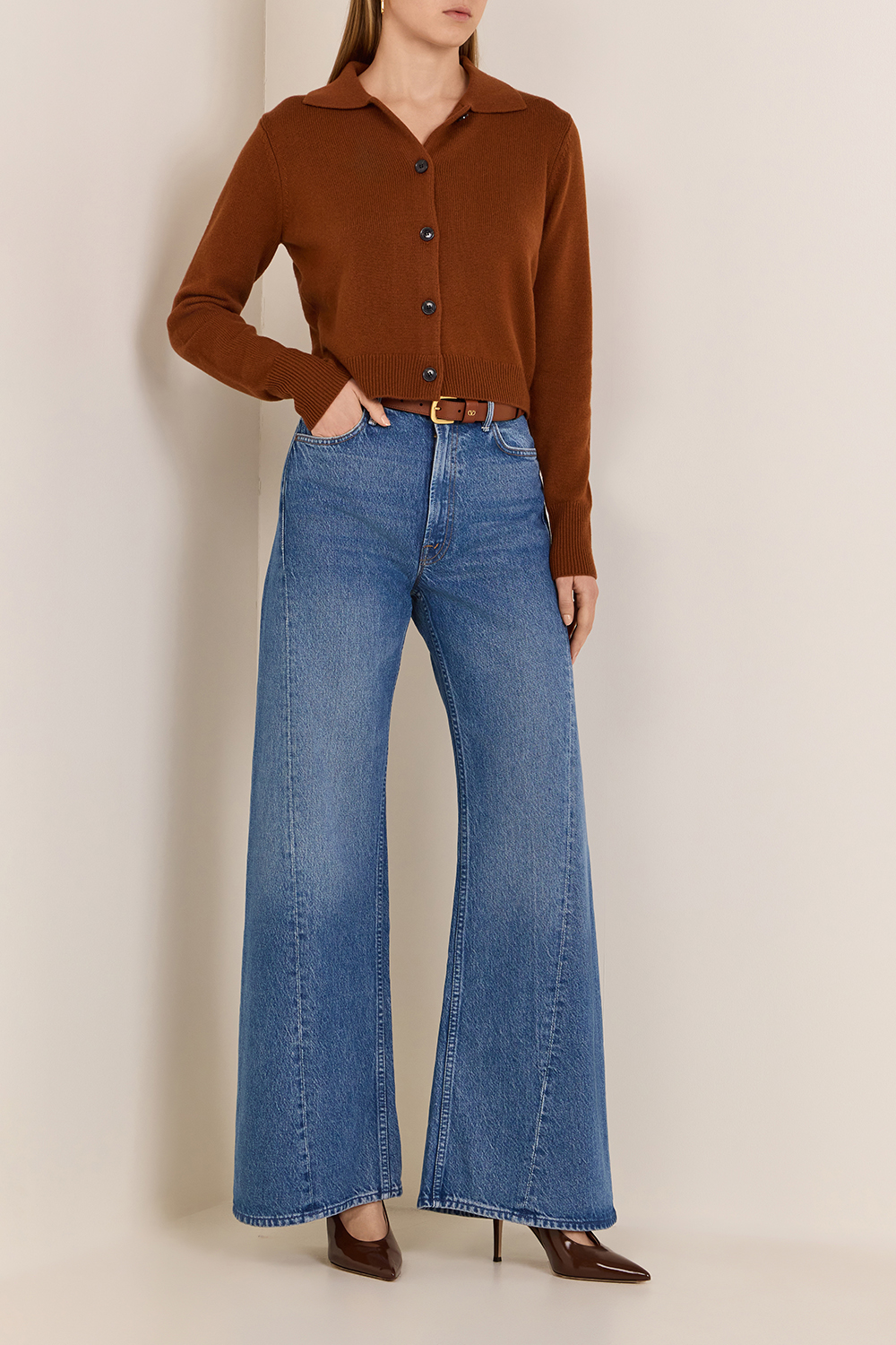 תמונת דוגמן קידמית של נעלי עקב סלינג בק