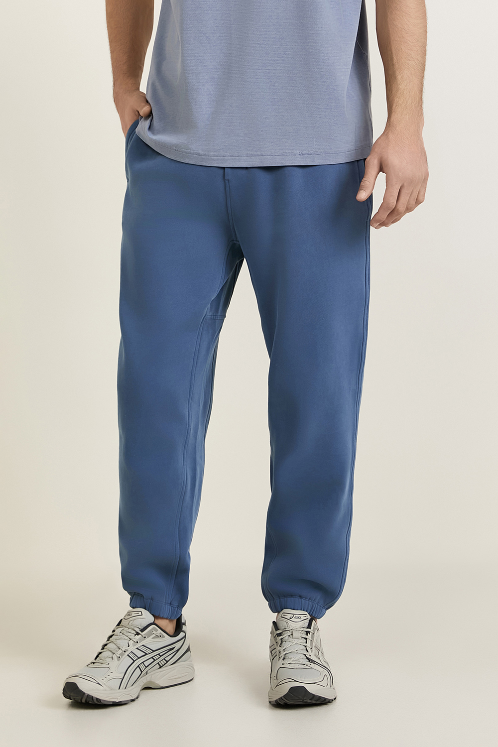 תמונת דוגמן קידמית של Steady State Jogger Wash