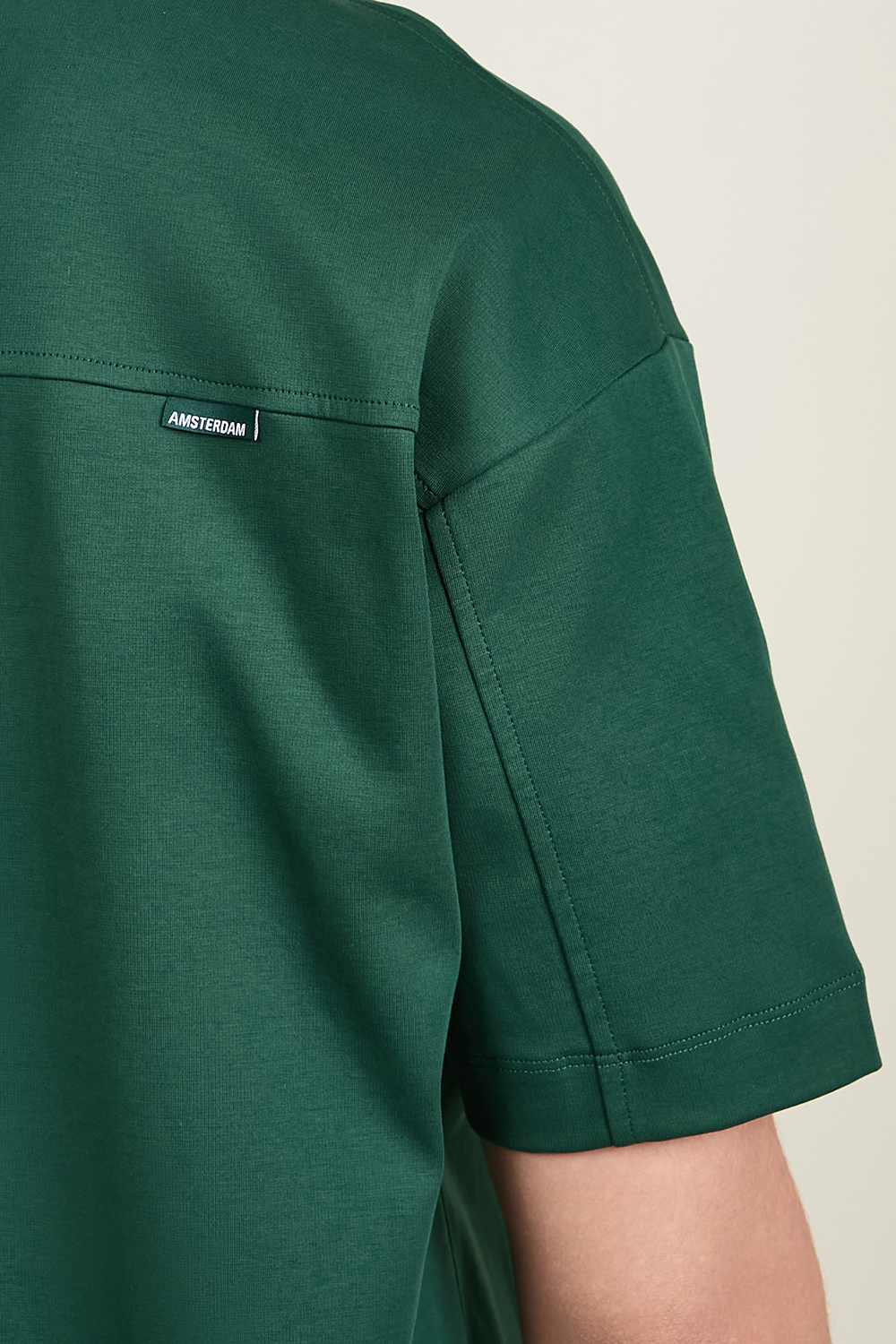 תמונת תקריב דוגמן של חולצת טי